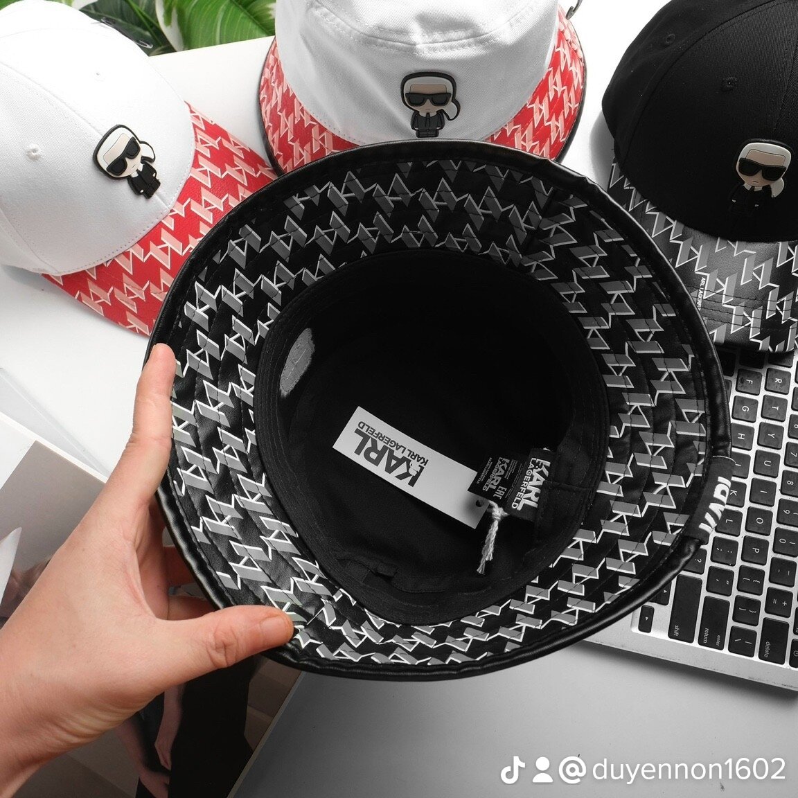 Set mũ Bucket và hat Karl có sẵn full tem tag