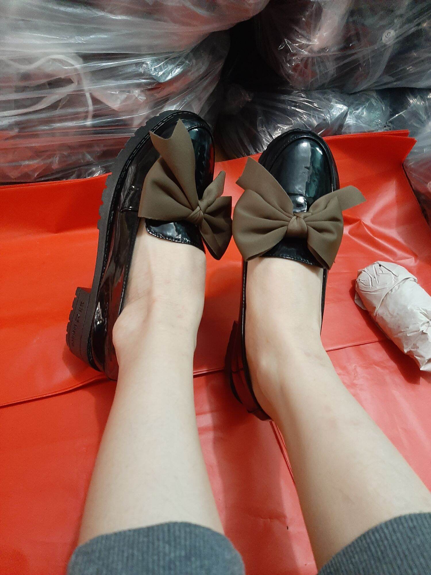 Giày đốc nơ to da bóng đế cao 3p