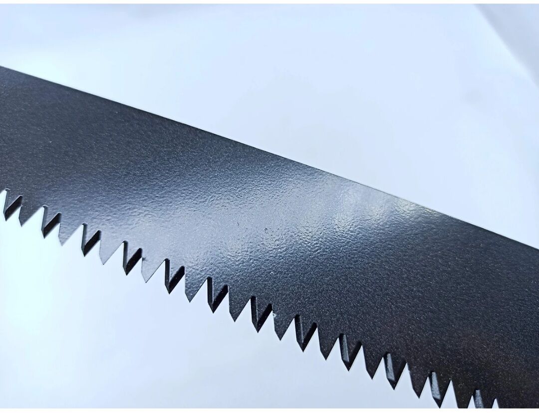 Cưa gỗ cầm tay lưỡi thép đen 350mm