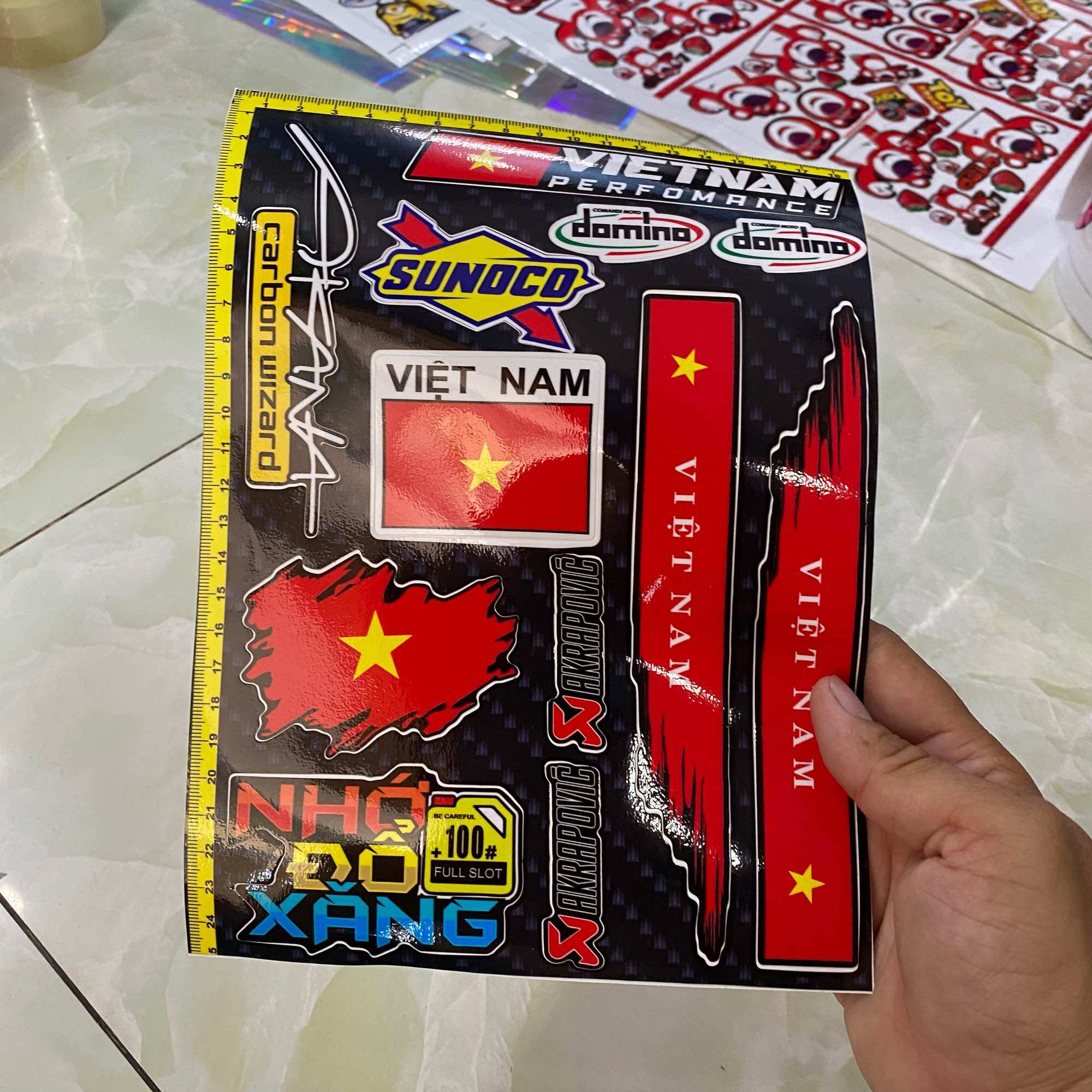 Mẫu logo sticker cờ việt nam dán trang trí điện thoại,xe máy...