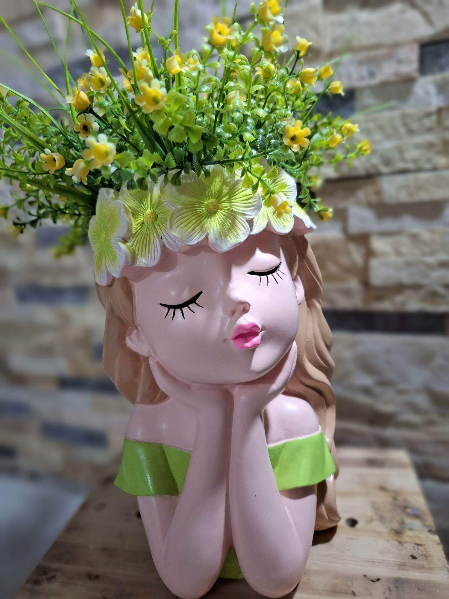bình hoa hình cô gái