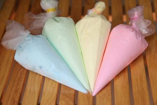 Túi tam giác bắt bông kem