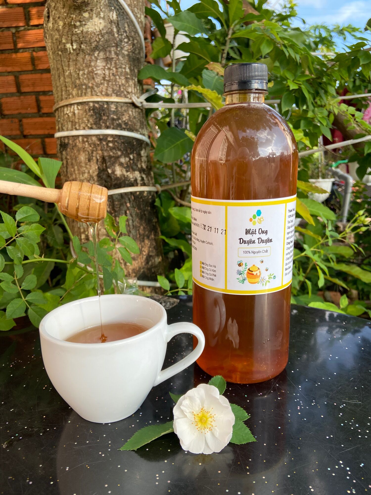 Mật ong Hoa Cà Phê DakLak chai chuẩn 1 lít