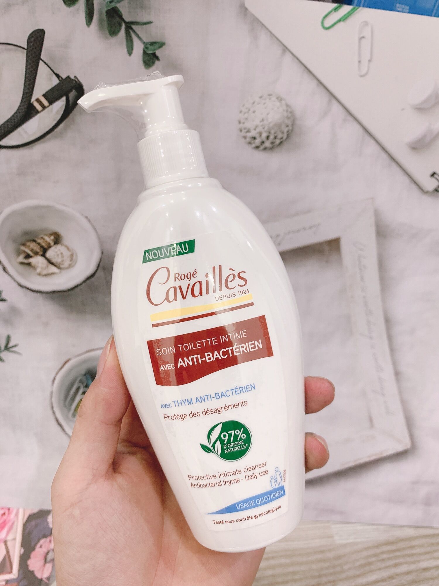 Dung dịch vệ sinh Cavailles 250ml
