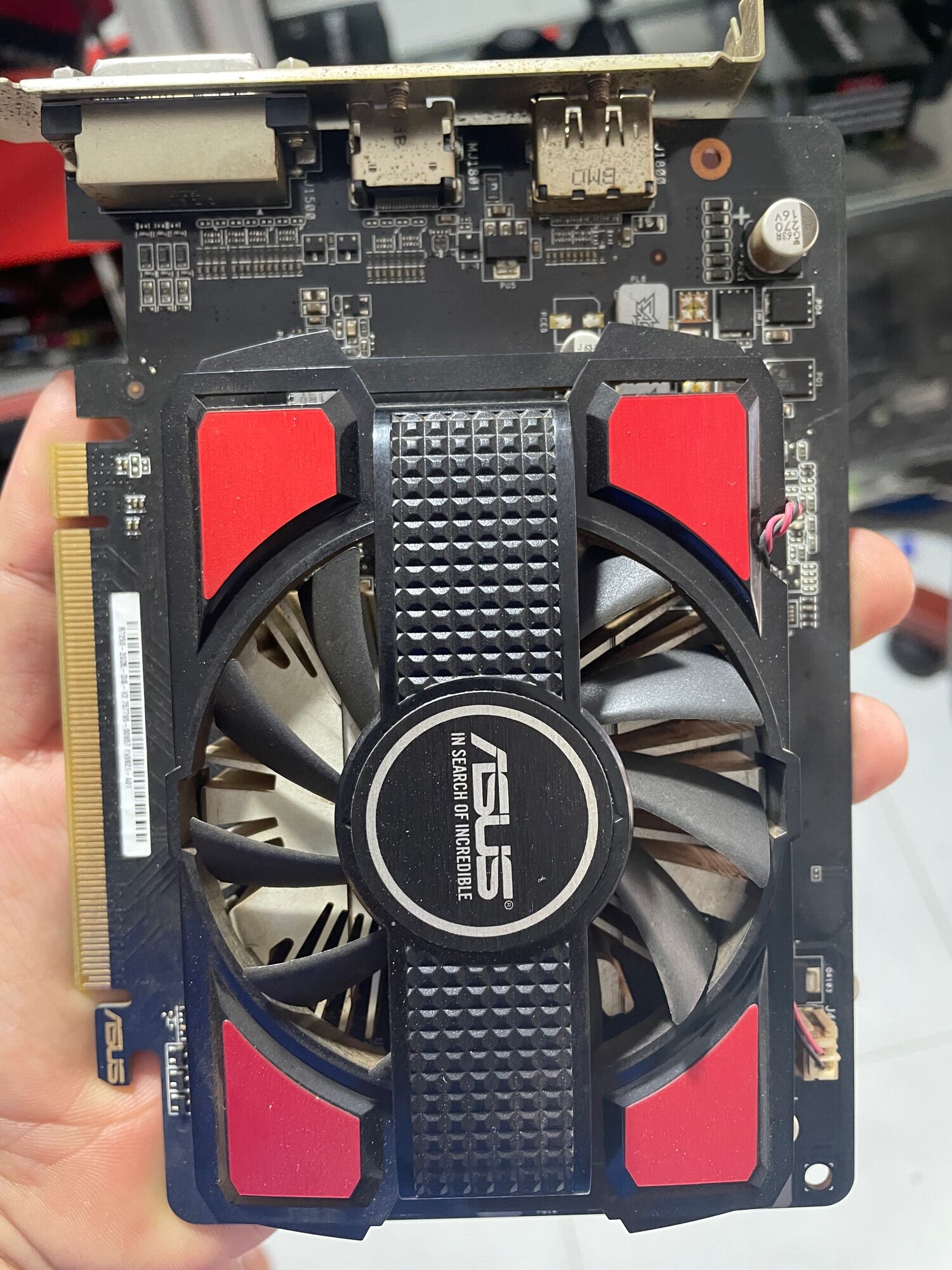 Card màn hình máy tính ASUS R7250-2GD5 (AMD Radeon R7 250, 2GB GDDR5, 128-bit, PCI Express 3.0)
