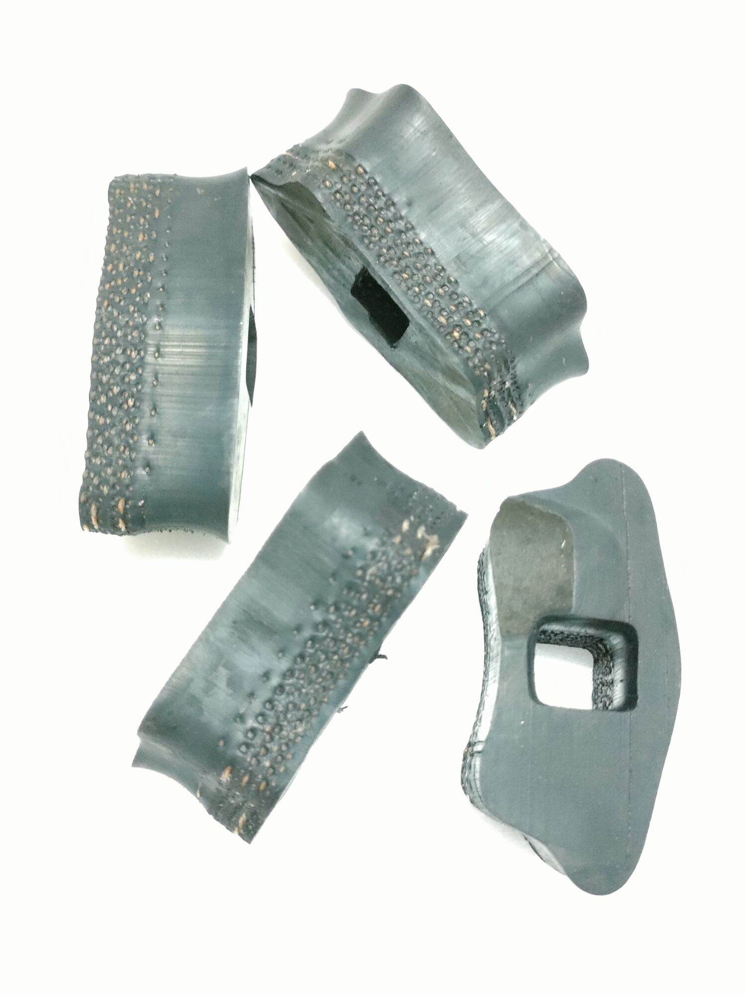 CAO SU ĐÙM BỐ XE 67 , CHALY, BỘ.4 CÁI