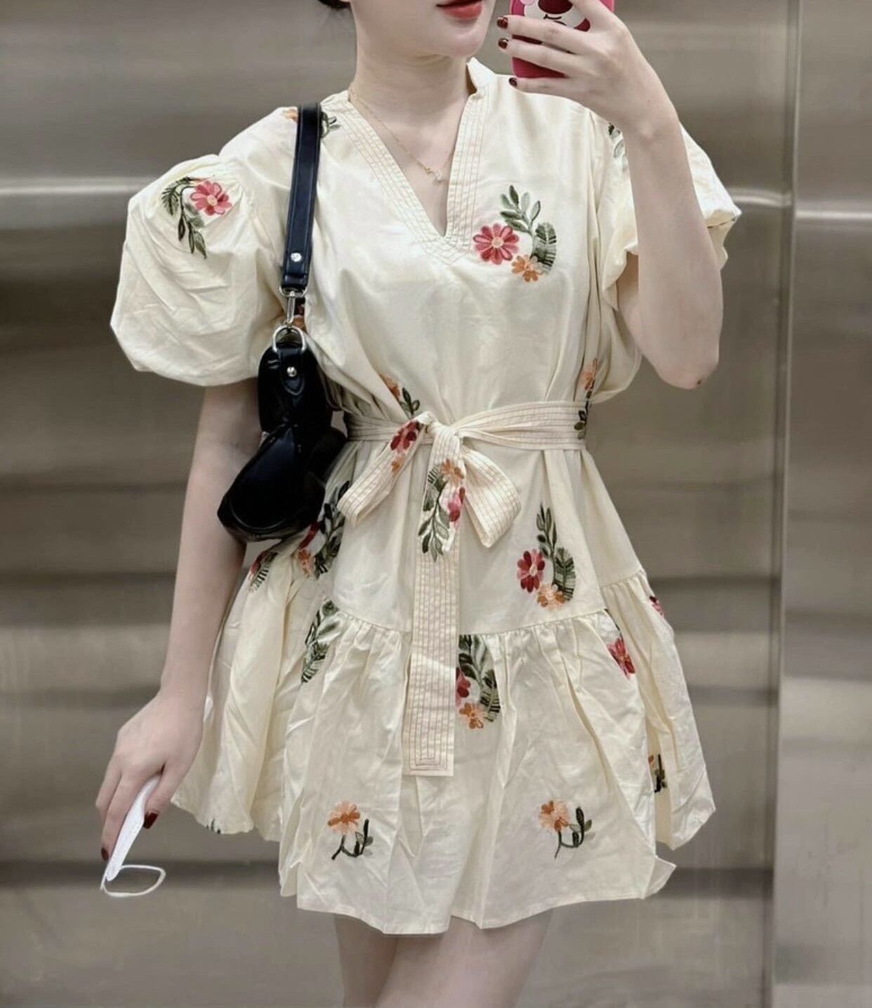 Vải cotton kem hột gà thêu hoa mềm rũ khổ 1m50