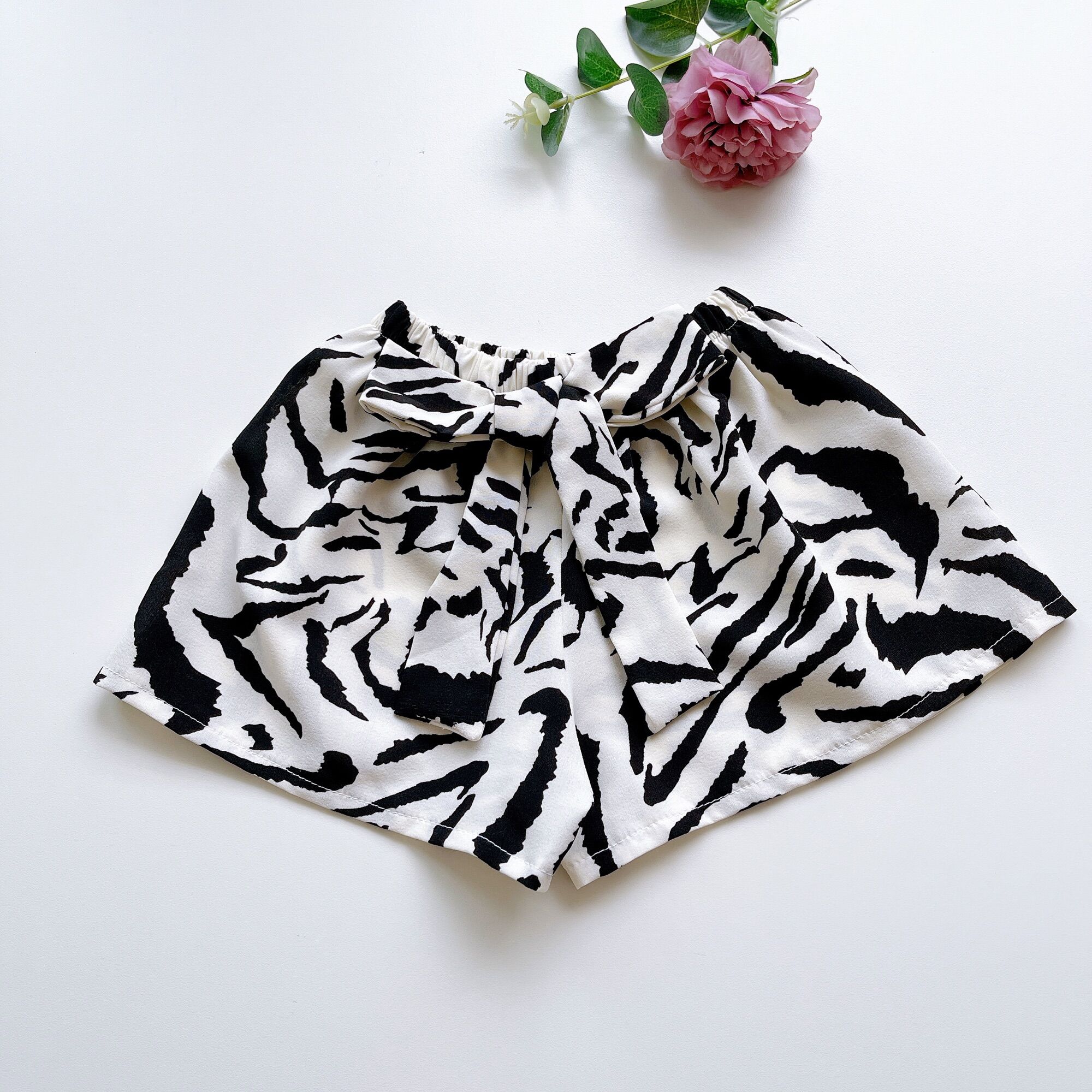 Bộ Vân Đen Sang Chảnh Cho Bé Gái 4 Đến 28kg Chất Lụa Mềm Mát [S012]