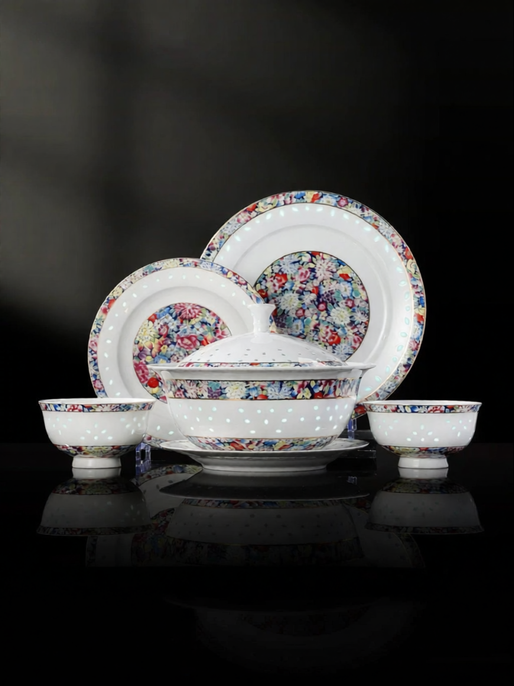 JINGDEZHEN | Enameled Floral Lustrous Porcelain Tableware Set Home Use Gift for Housewarming Giá 47,149,000 Đồng*Miễn phí vận chuyển