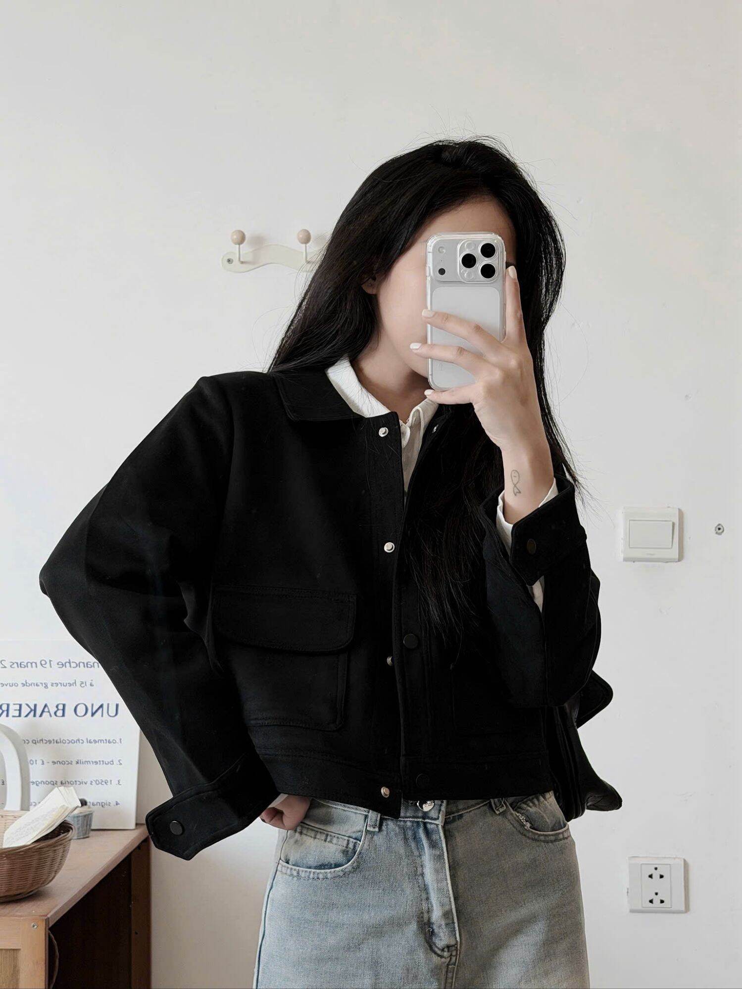 [Hàng sẵn] Áo khoác da lộn 2 lớp kiểu khoá cúc bấm phối túi nắp hai bên kiểu dáng sang trọng dành cho nữ.