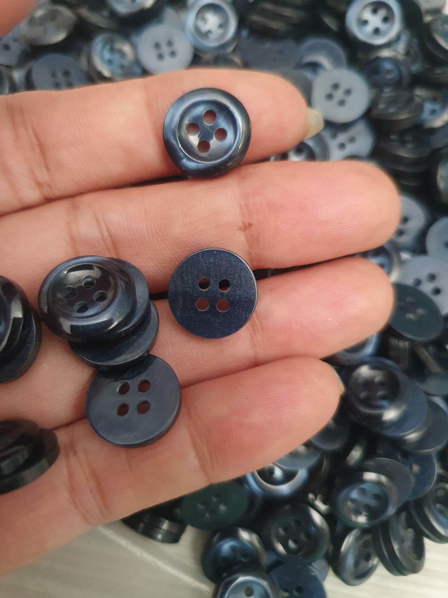 NÚT SƠ MI ĐEN BÓNG XÀ CỪ 1P2