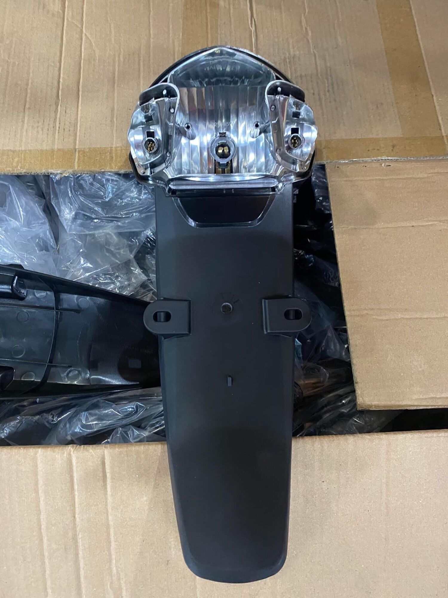 Đuôi biển số wave rs 100 , chắn bùn sau wave cá , đèn hậu sau Honda wave