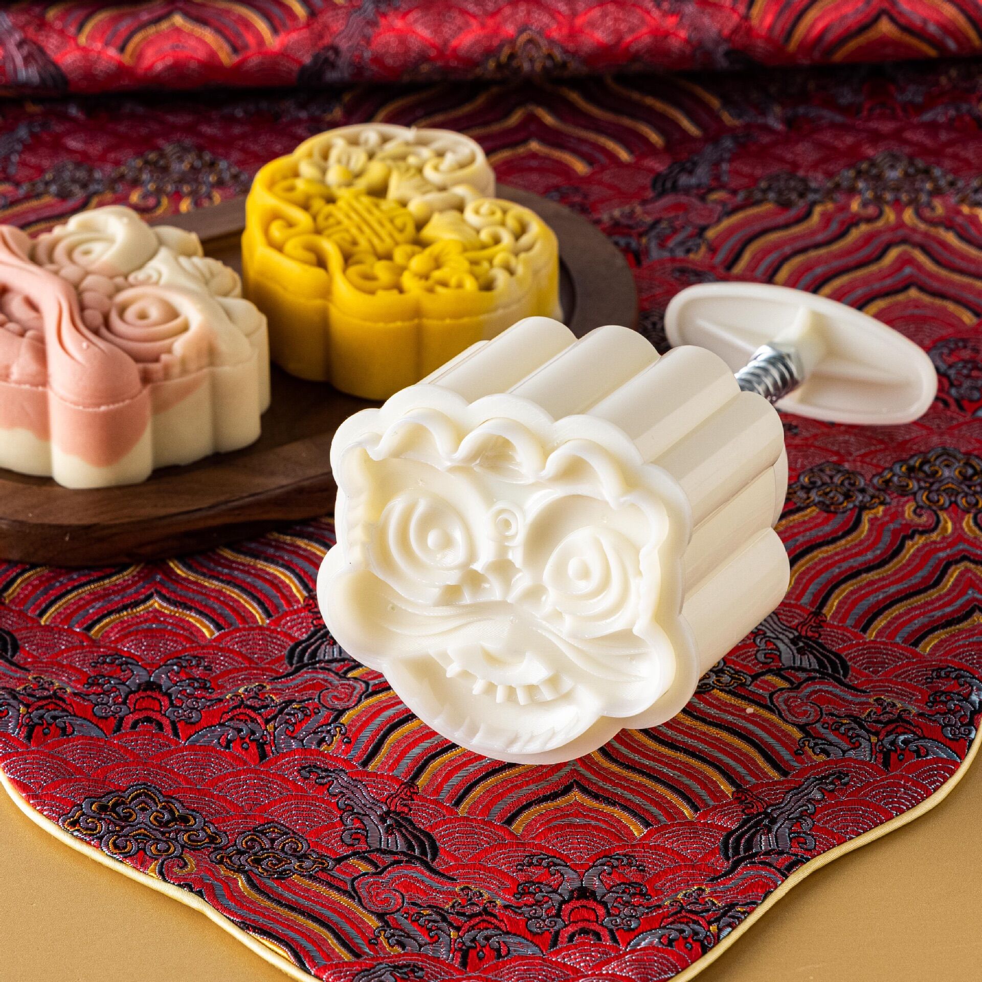 Khuôn làm bánh trung thu , bánh dứa , 150g , đầu lân