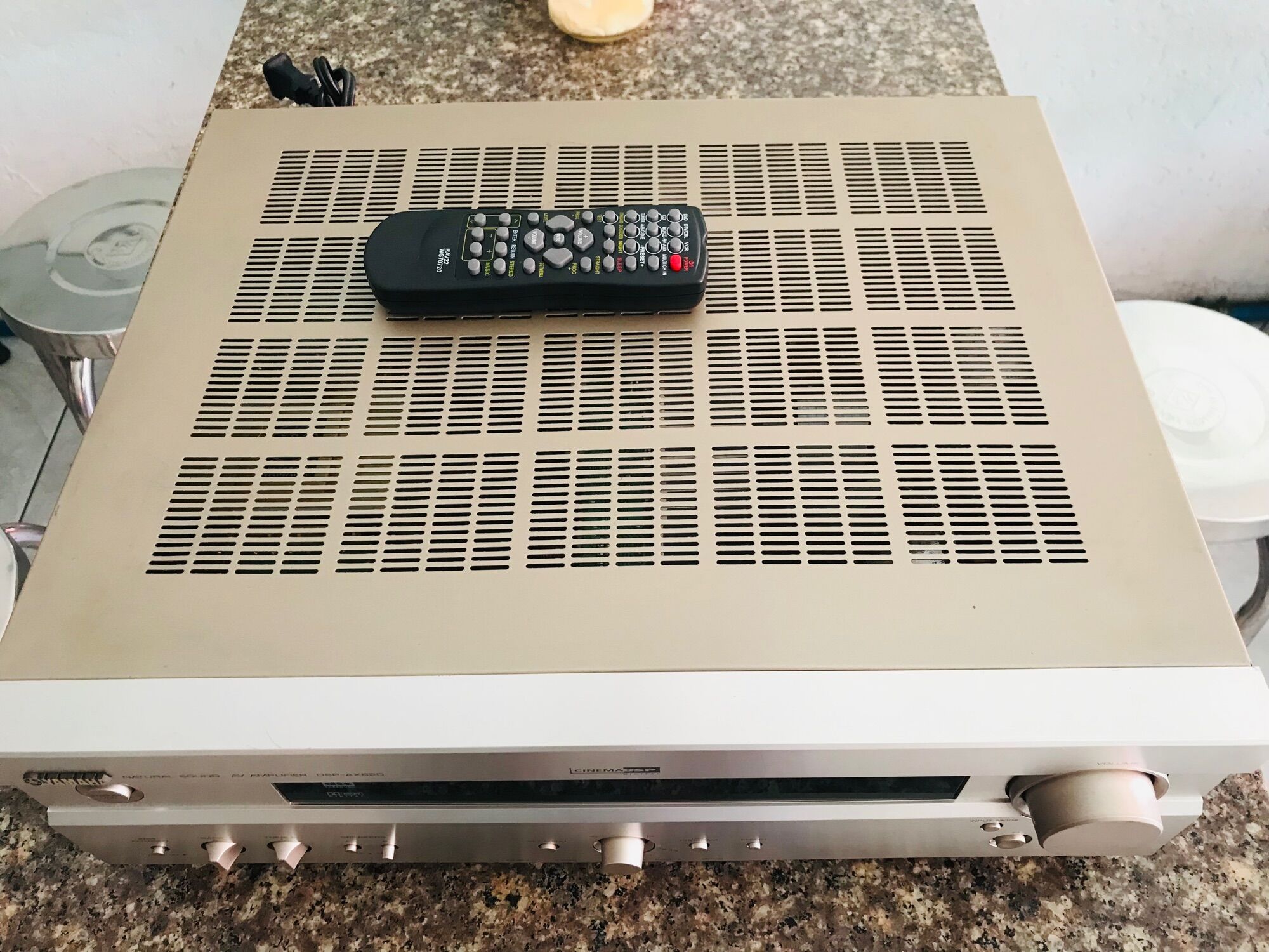 Amply Yamaha DSP-AX620 CS-200w máy chạy 10 sò than zin mới đẹp âm thanh rất hay.