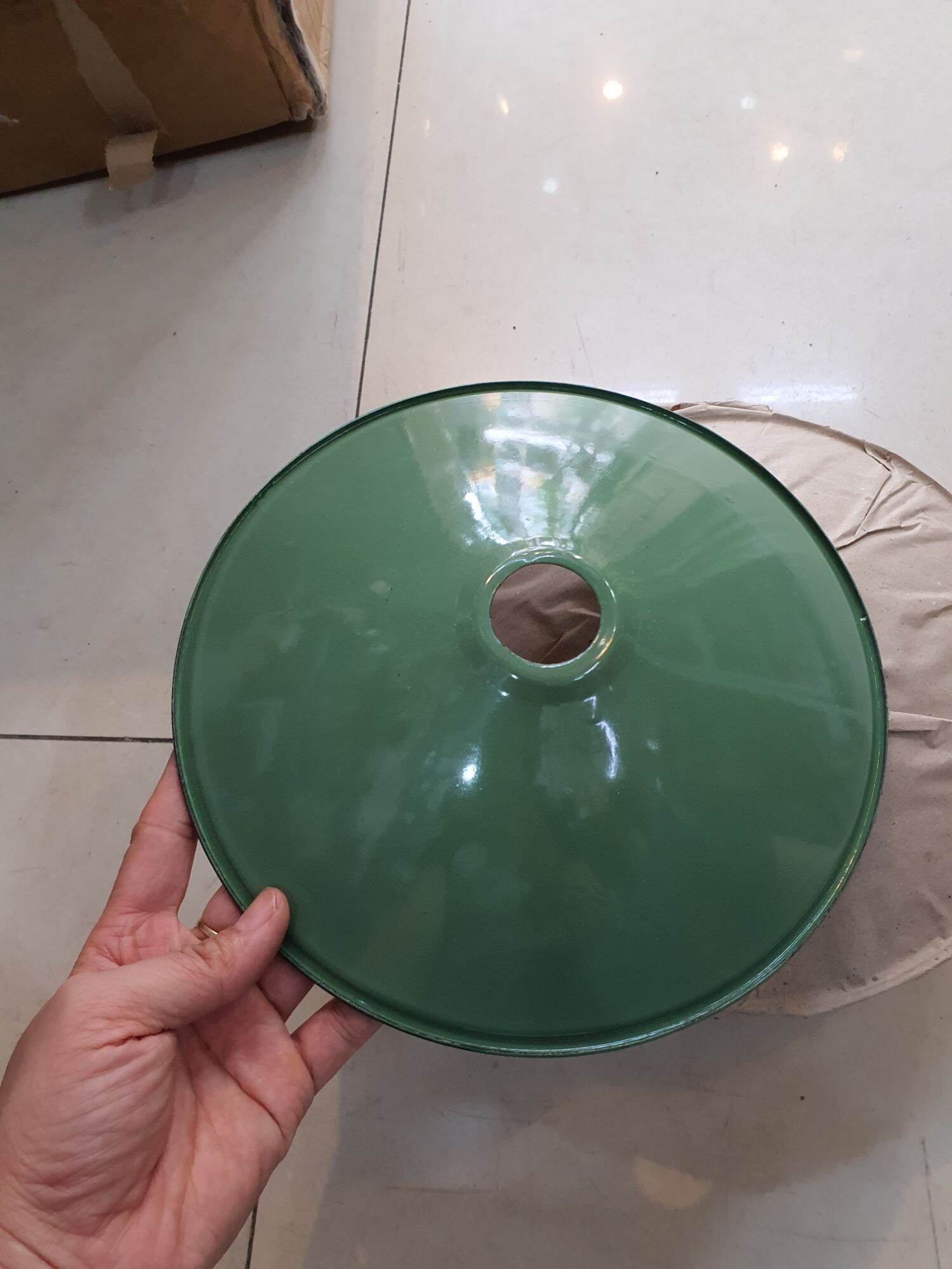 Chao đèn tráng men 22cm.