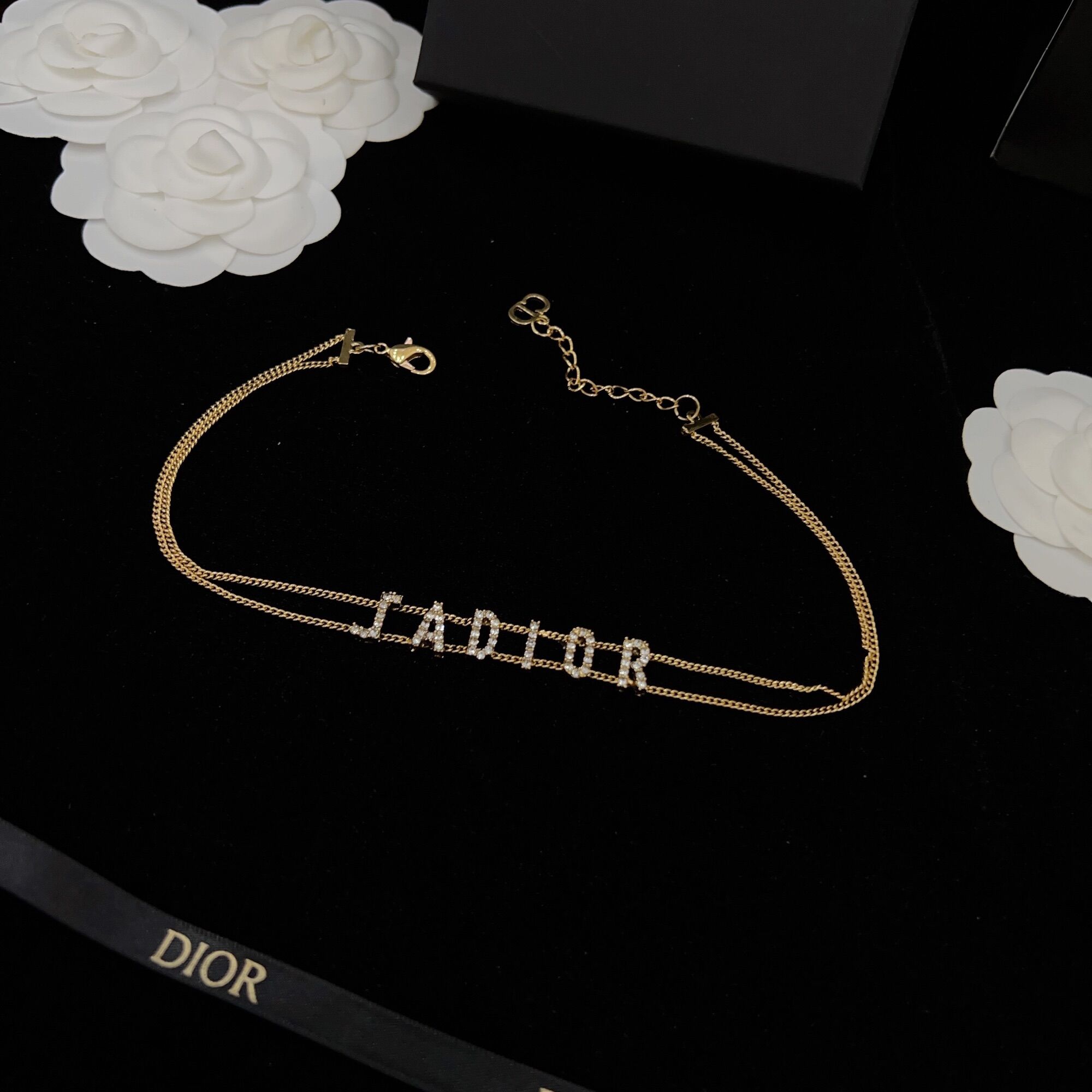 Vòng cổ Jadior sợi mảnh dễ đeo ôm cổ, choker nữ cao cấp sang chảnh