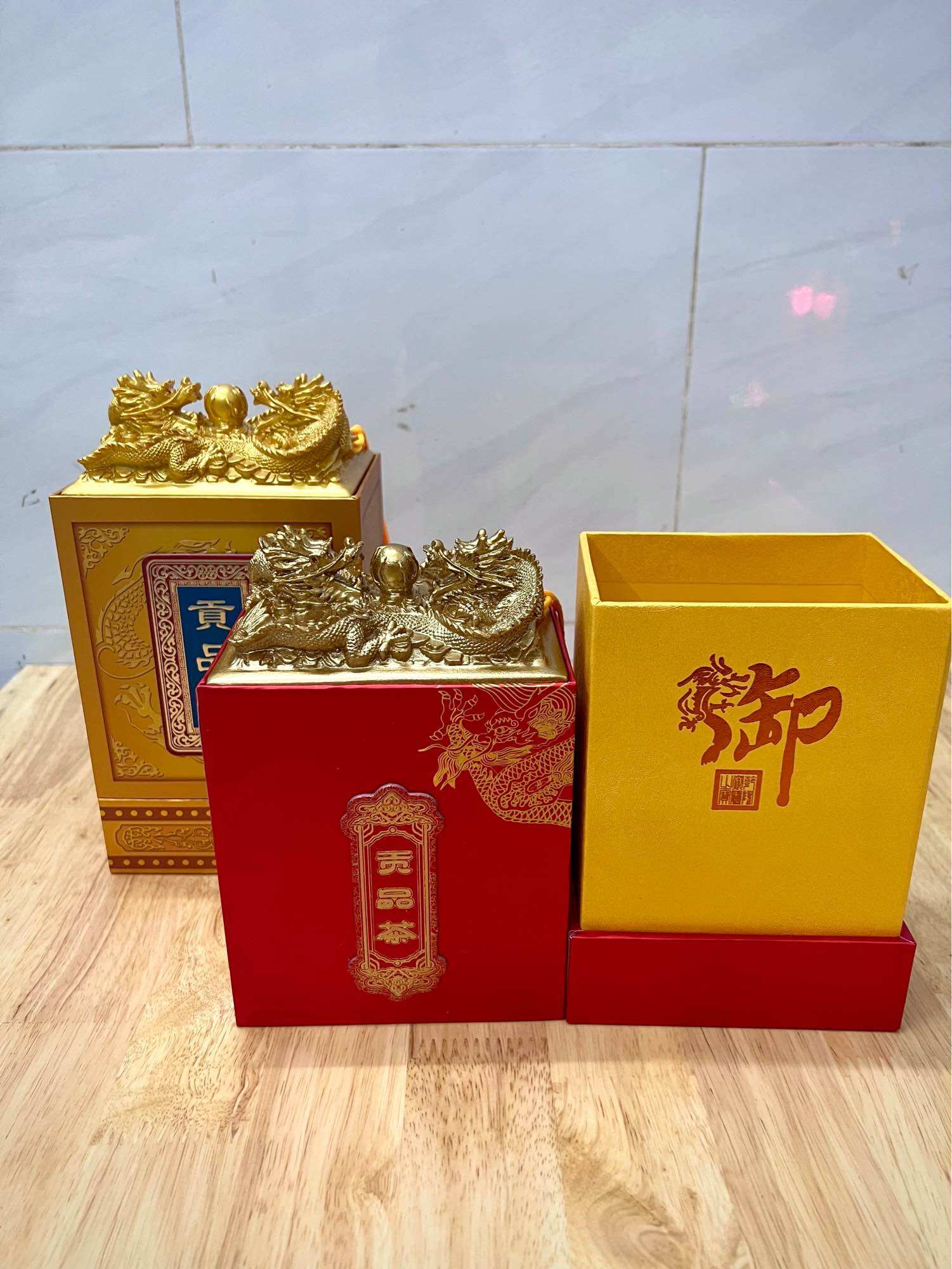 Lon Trà Hộp Trà Vuông Cao Cấp Long Ấn