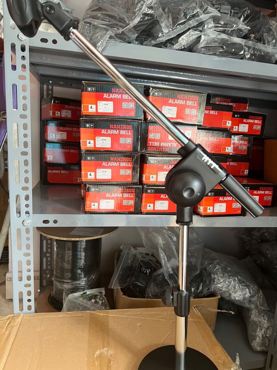Chân mic để bàn 209 . Hàng y hình