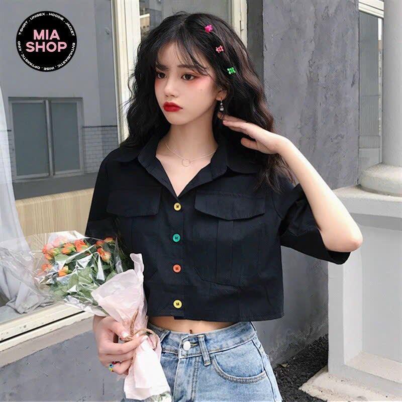 Áo sơ mi croptop cổ bẻ nút màu có túi