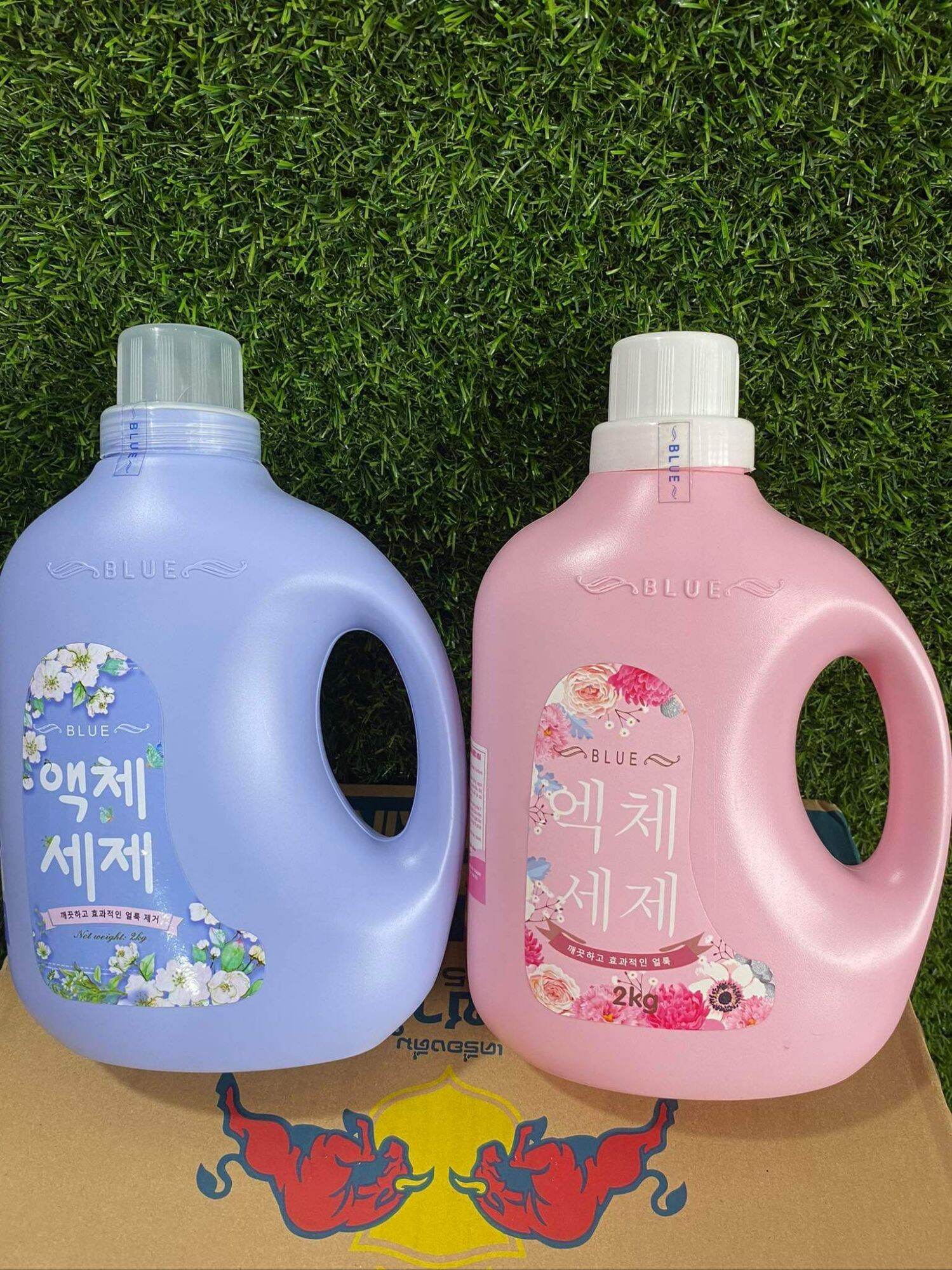 Nước giặt Blue Hàn Quốc can 2 lít
