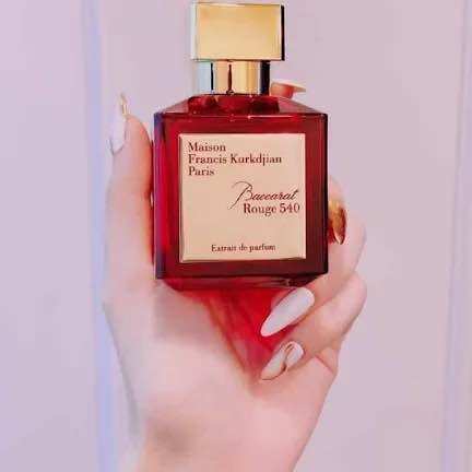 Nước hoa Dubai nội địa Maison Baroque rouge extrait Baccarat Rouge 540