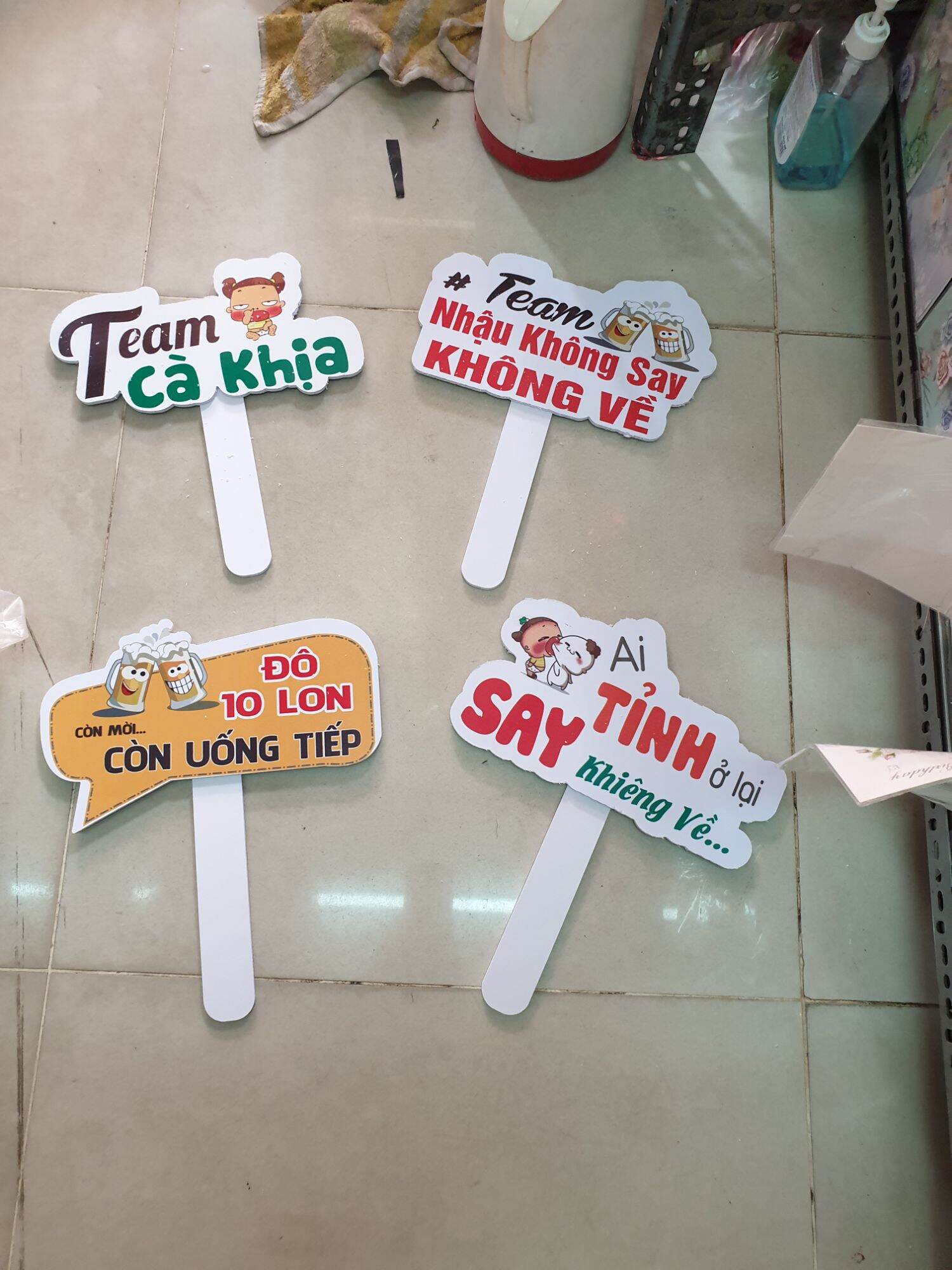 Hashtag Cầm Tay Chụp Hình Sinh Nhật