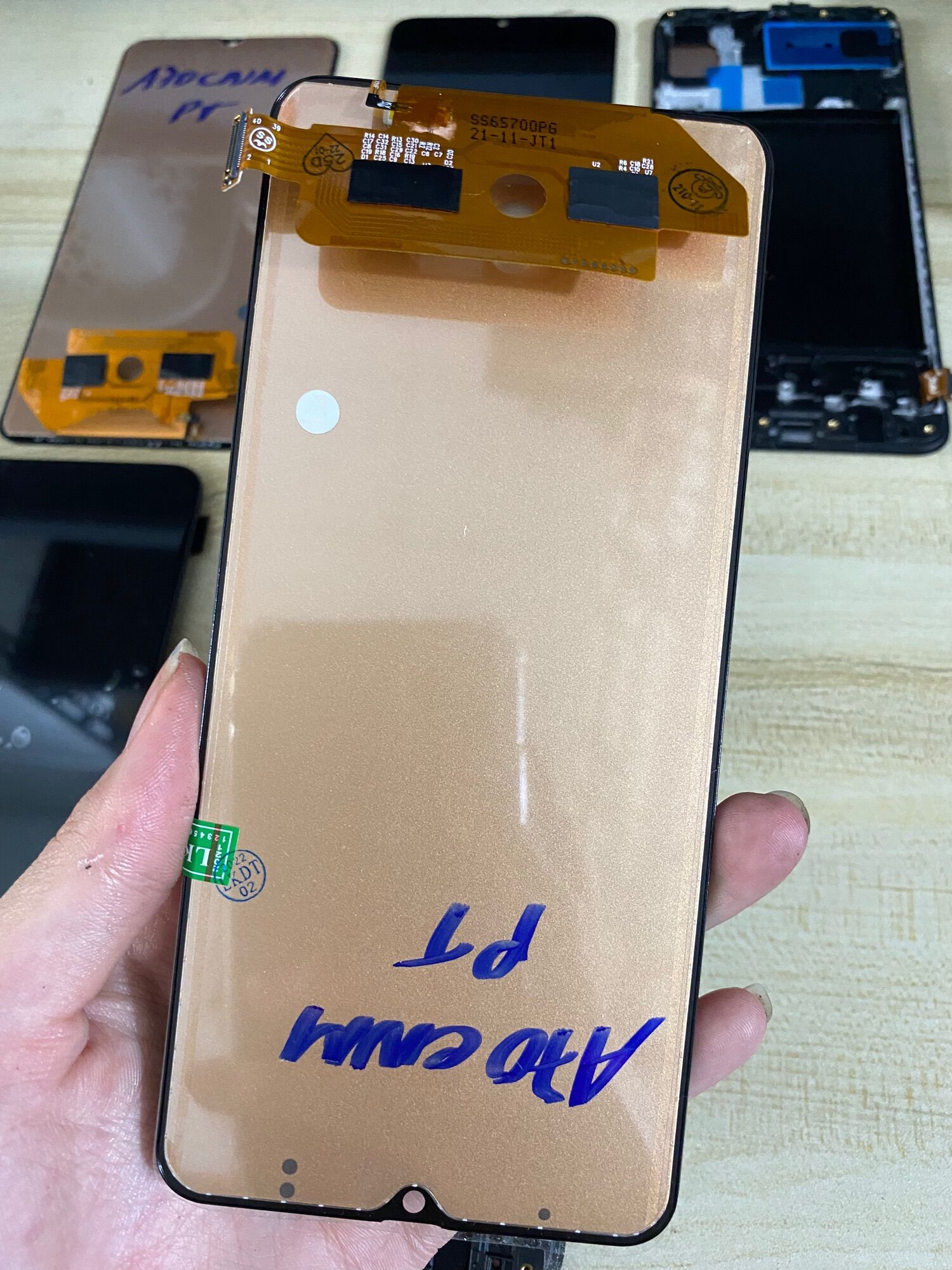 Màn Hình SamSung Liền Khung A70 Qled ( Phôi To )