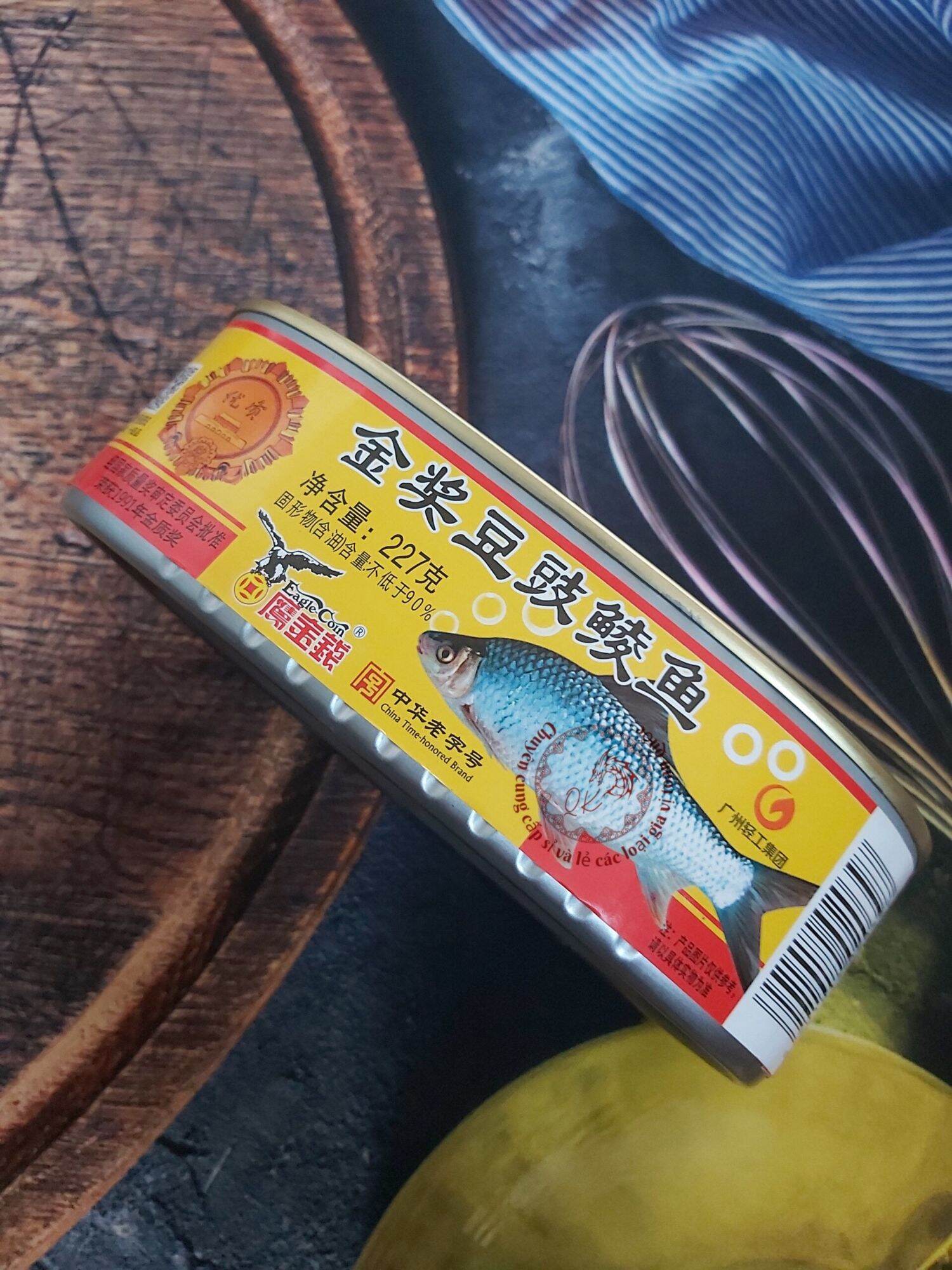 Cá hộp tàu xì Trung