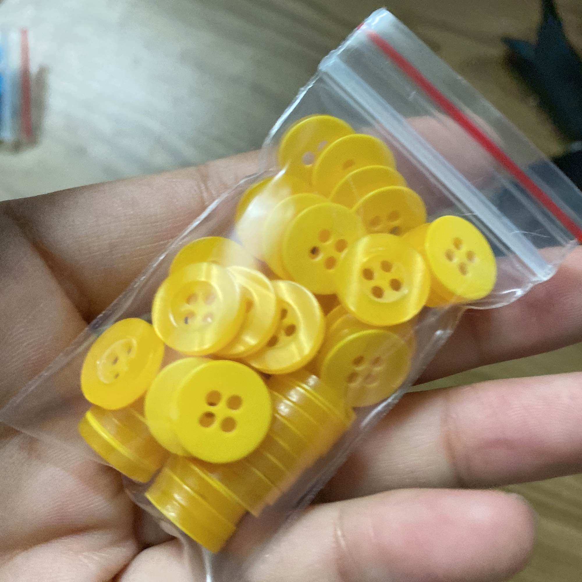 SET 50 NÚT SƠ MI 4 LỖ 1.2cm