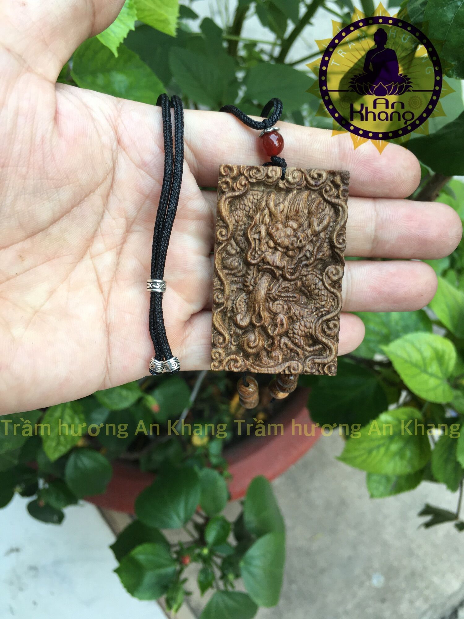 Dây chuyền trầm hương tốc tự nhiên.