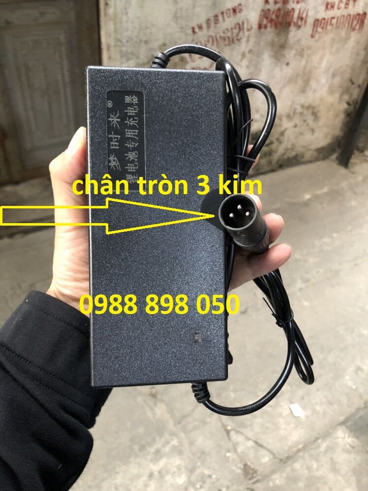 Sạc xe điện 42v 2a cho xe dùng pin 36v