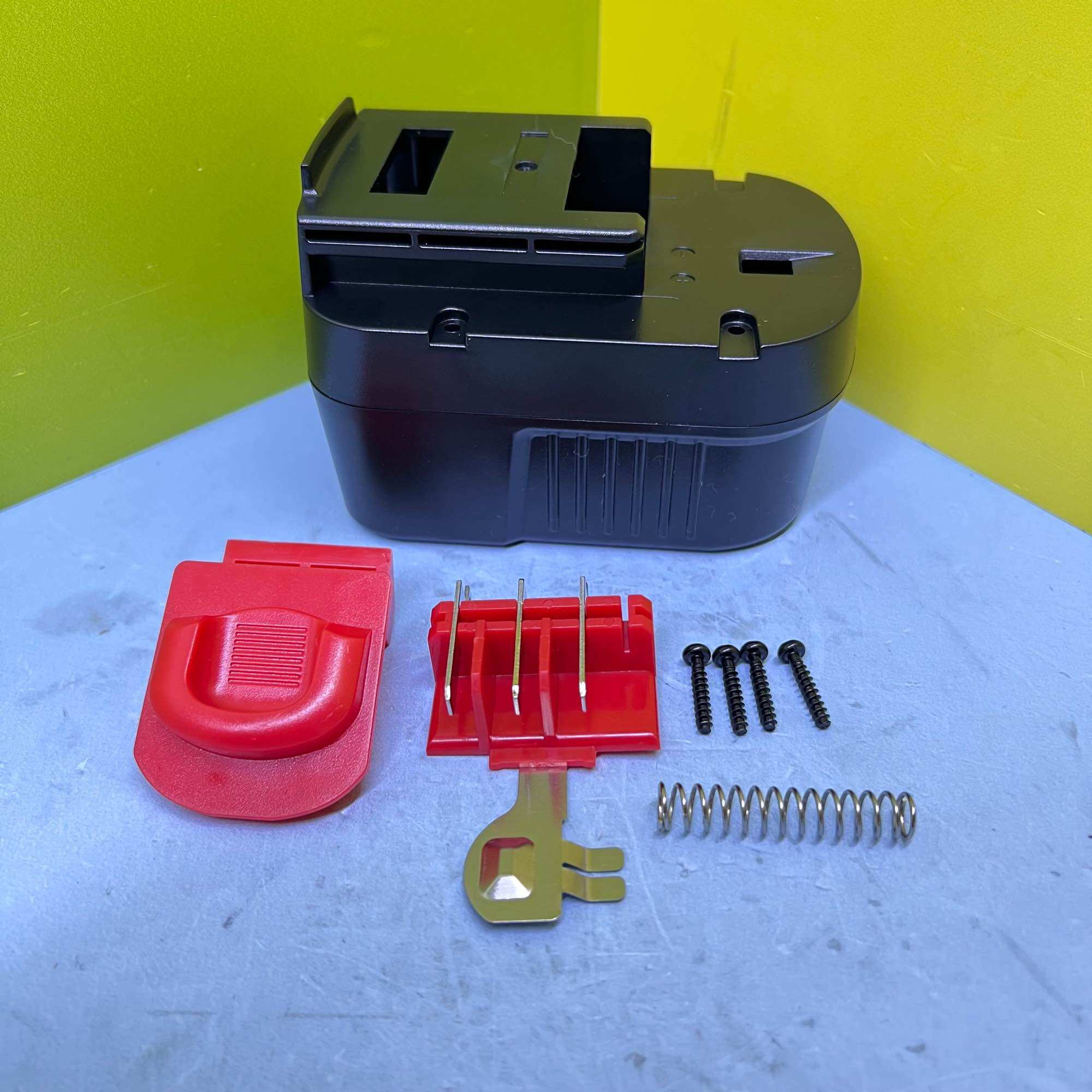 Vỏ pin Black&Decker 12V trượt