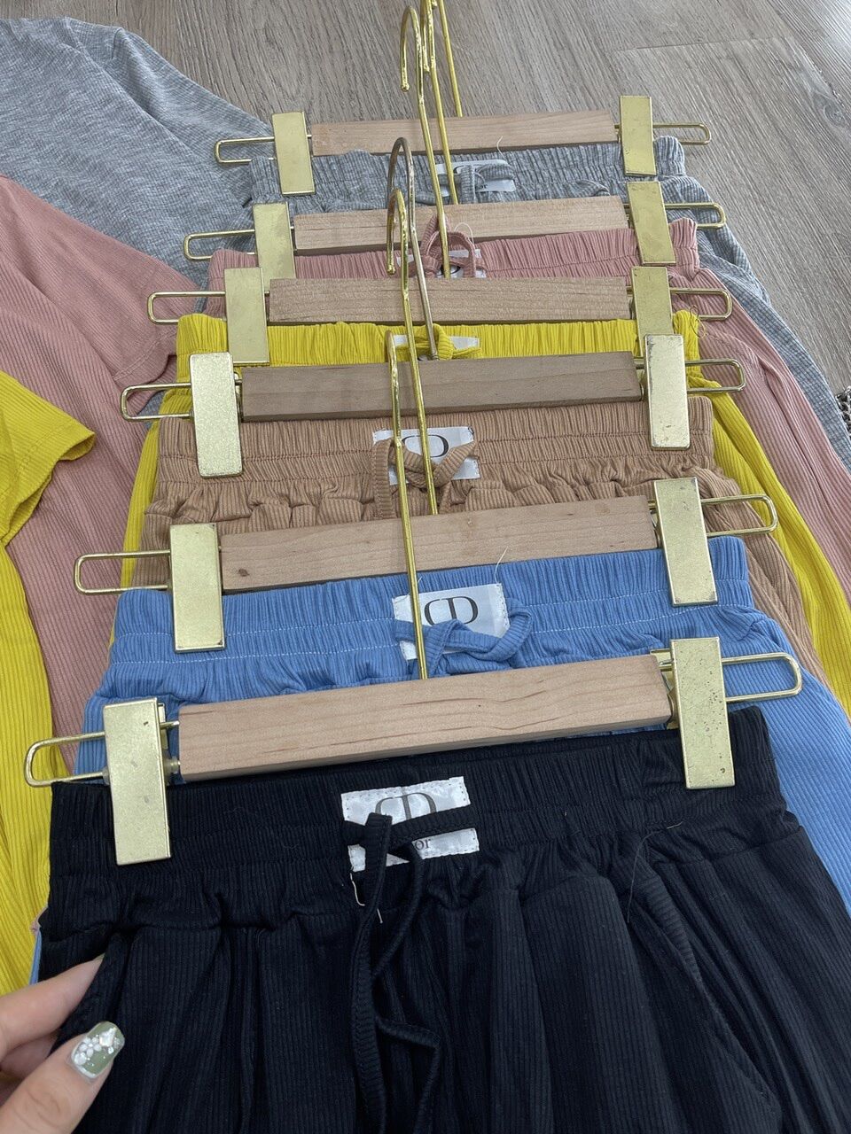 Set áo pull cổ tim trơn diện nhà cho ce