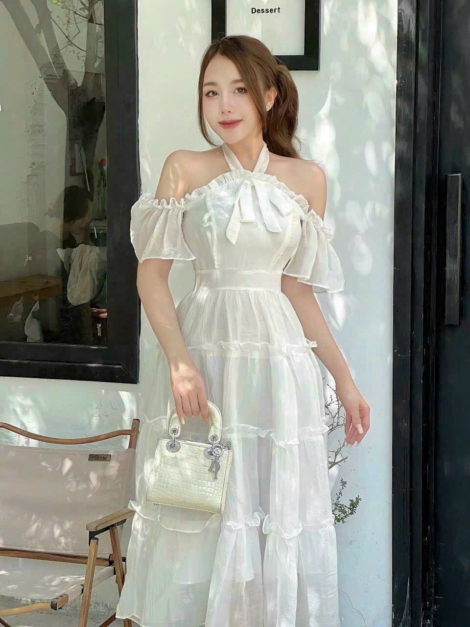 Đầm maxi cổ yếm trễ vai thanh lịch