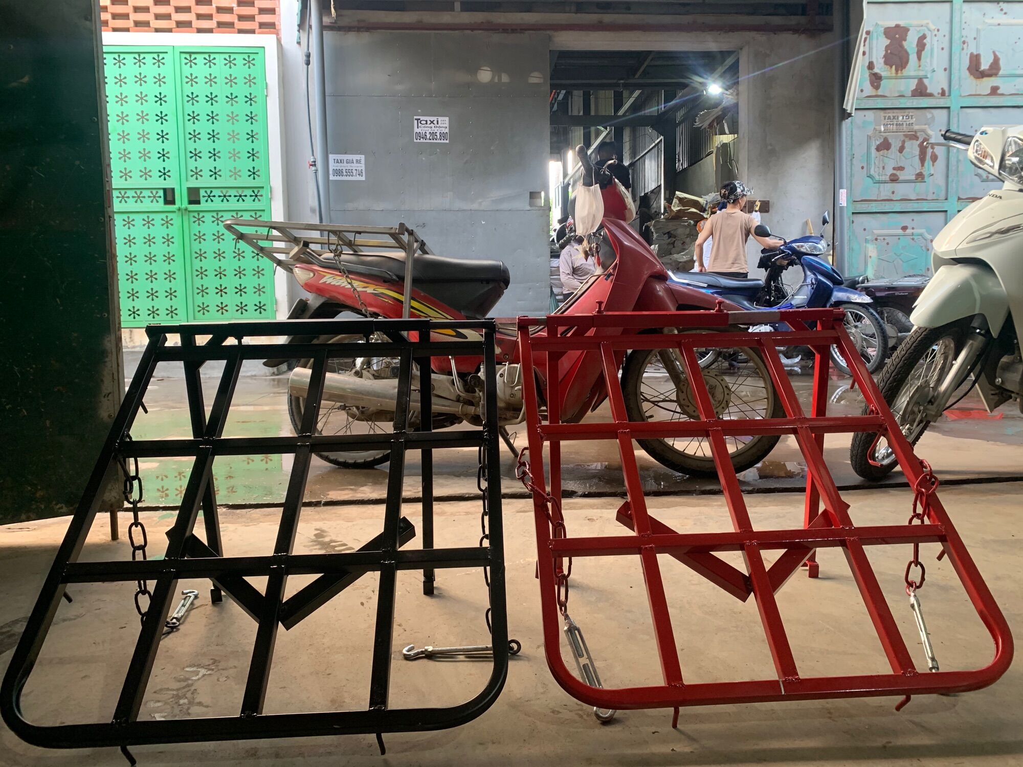 Giá xe máy chở hàng hoá các loại