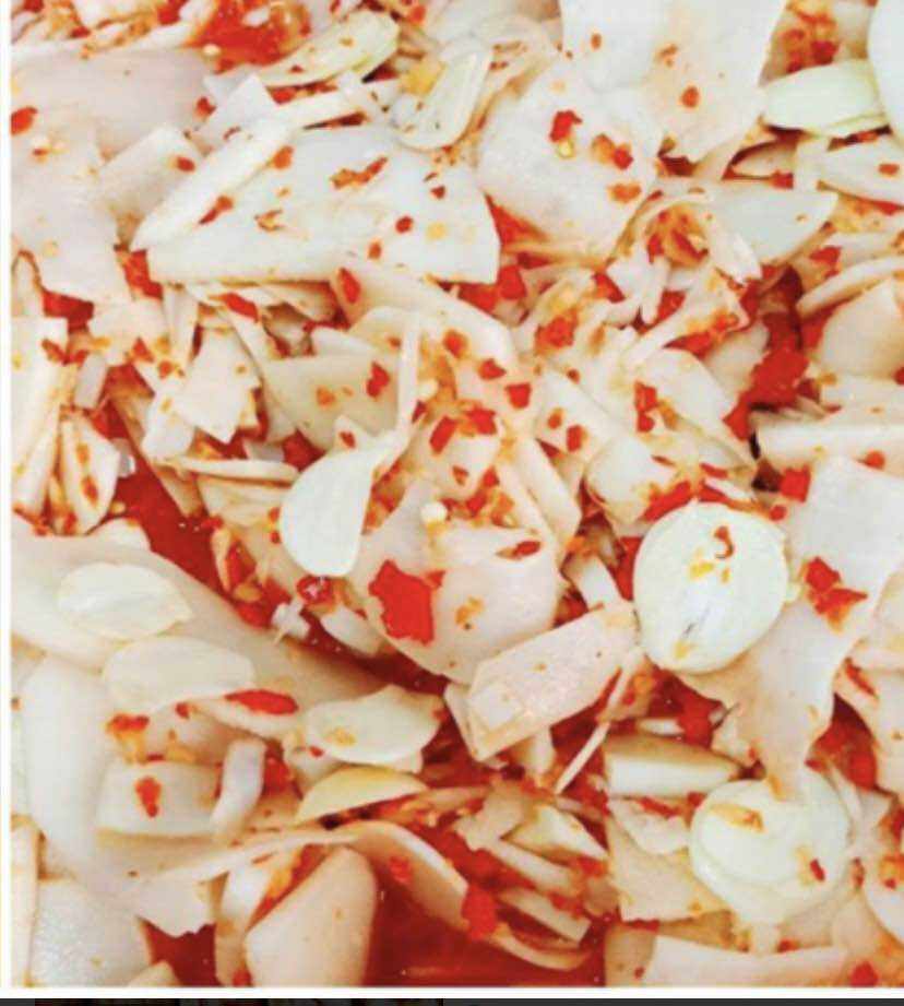 Măng tre ngâm tỏi ớt hộp 1kg