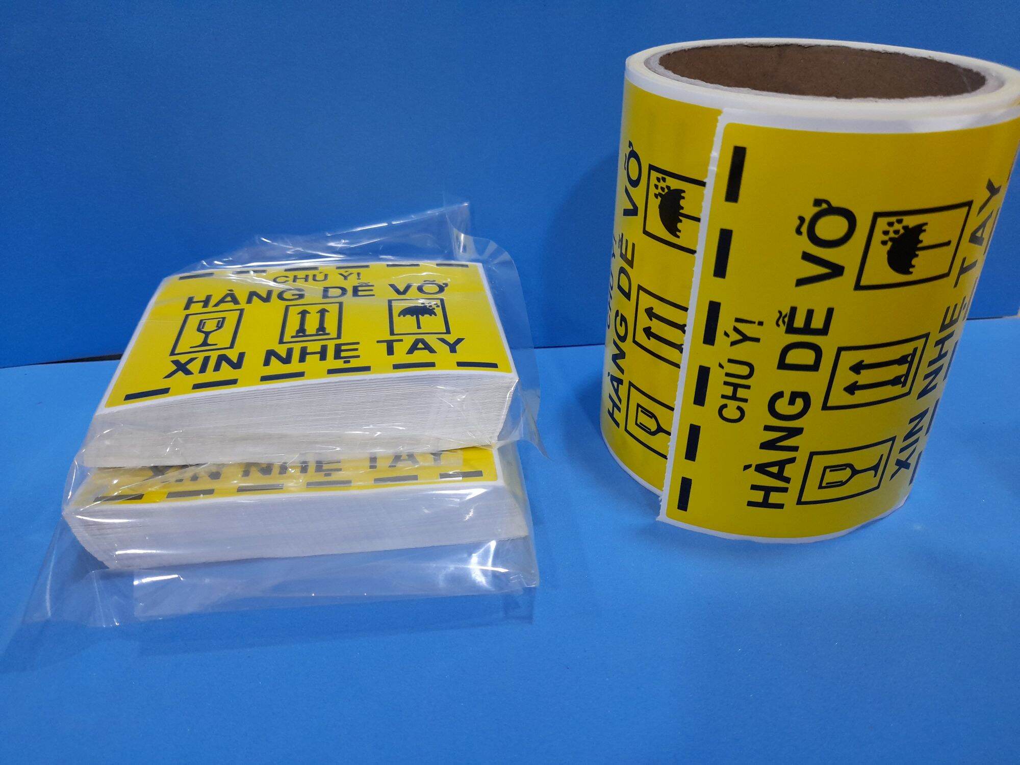 Combo 100 con tem decal Hàng dễ vỡ kích thước 10,3x7,6cm