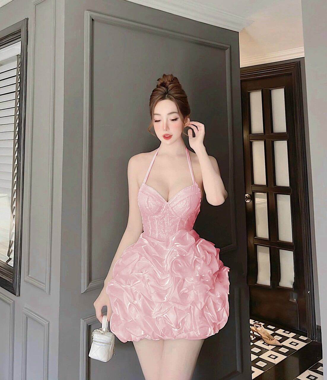 ĐẦM XÒE CỔ YẾM DÚN BÈO