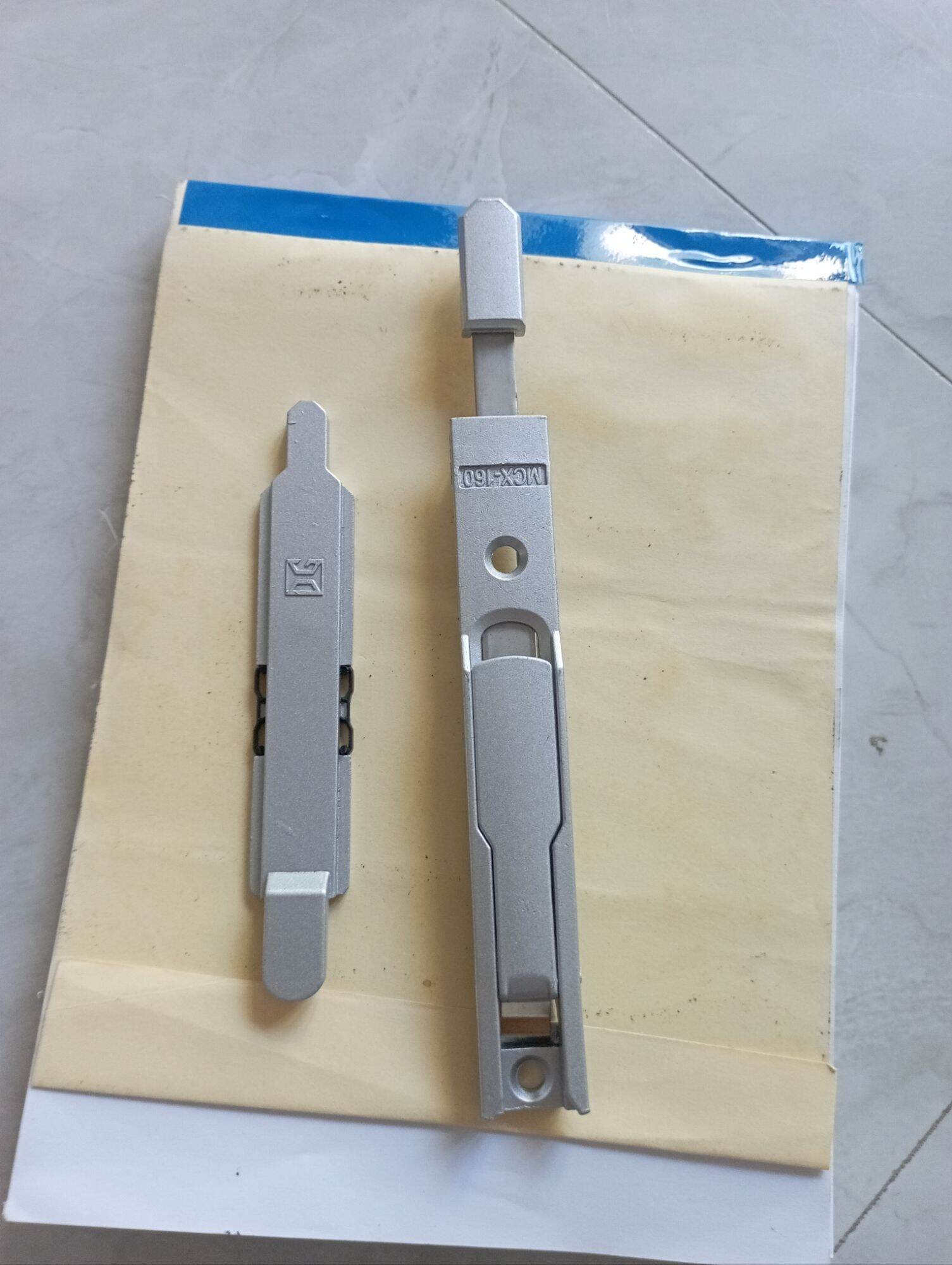 Chốt âm, chốt cửa nhôm, chốt cửa 4 cánh, chốt bật cửa sổ cửa đi
