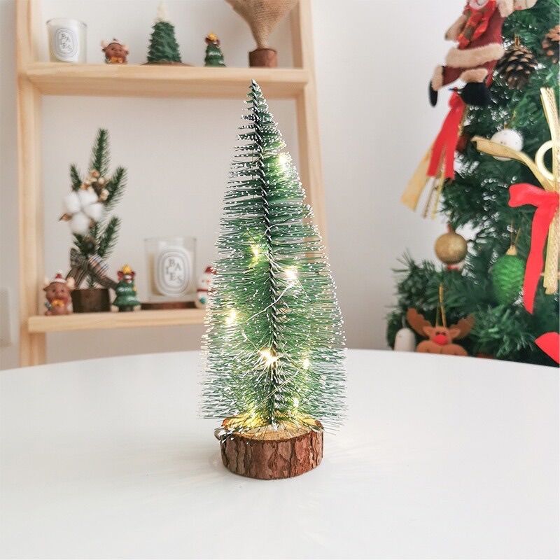 Cây thông Noel mini để bàn trang trí Giáng Sinh