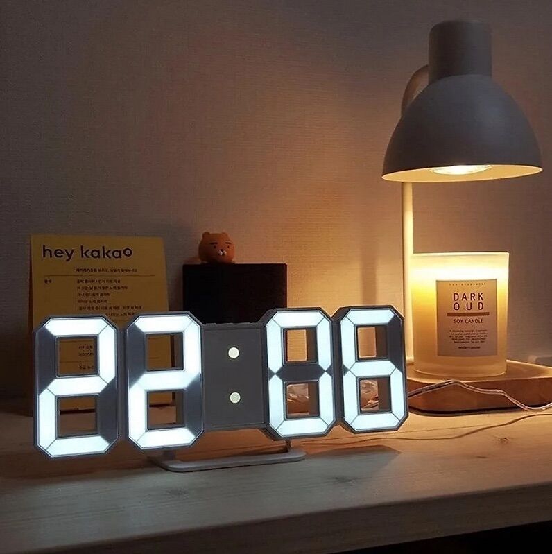 Đồng hồ báo thức kỹ thuật số có đèn led kèm phụ kiện