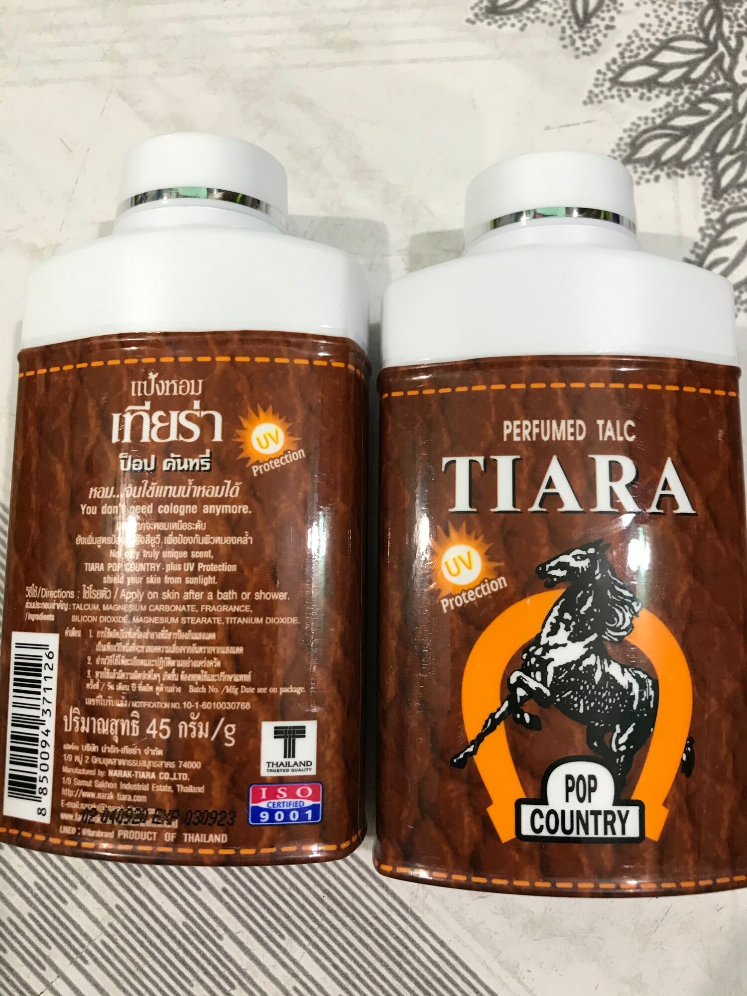 Phấn rôm Tiara chai 45g Thái Lan