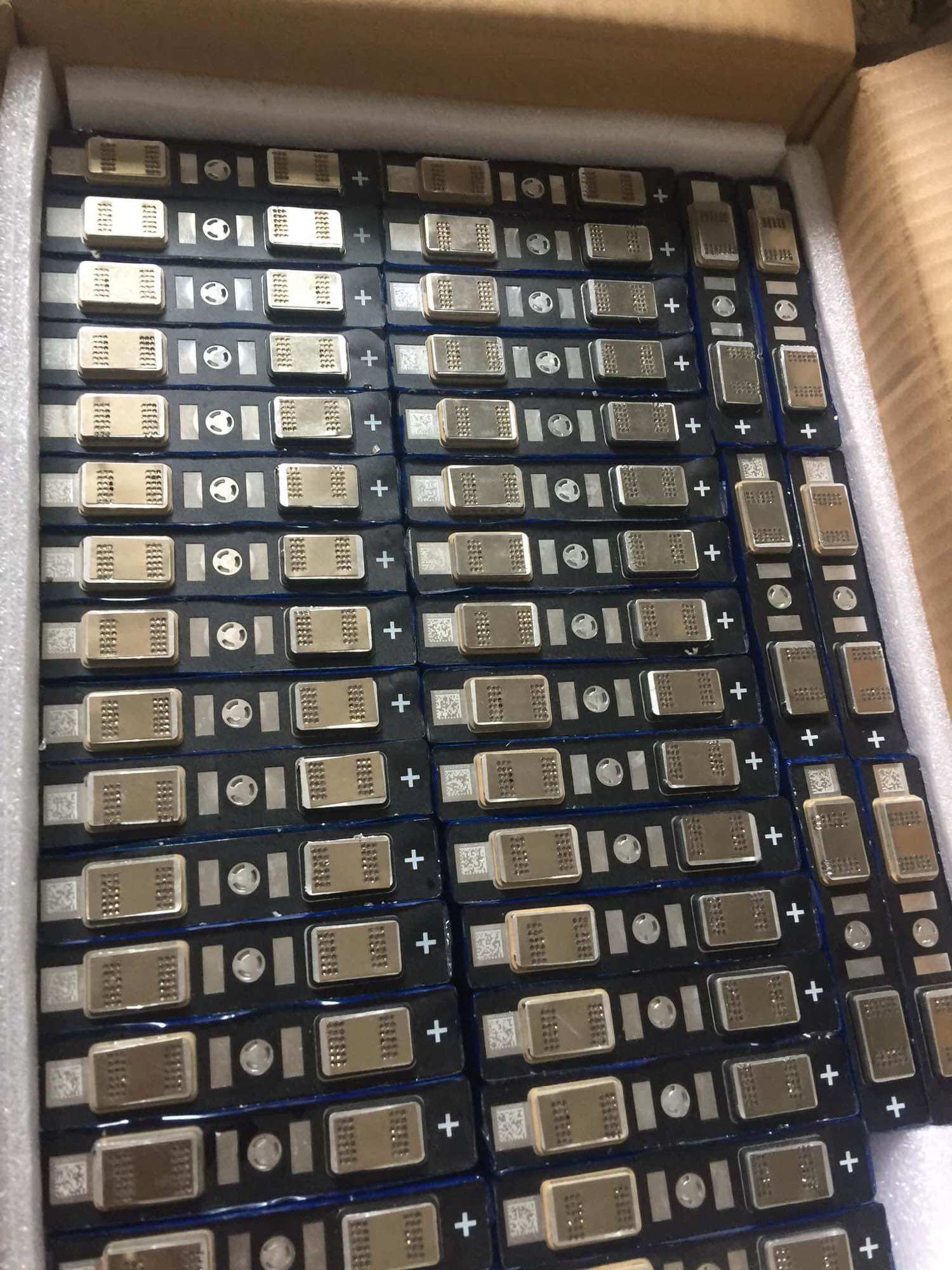 Pin Lithium lifeP04 3,2V 30AH mới 100%