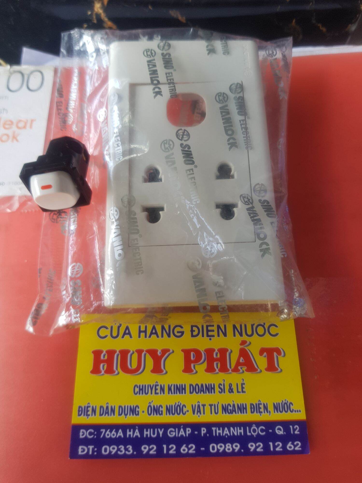 [HCM]Mặt 1 công tắc + 2 ổ cắm Sino _S18 ( đã bao gồm 1 hạt công tắc)