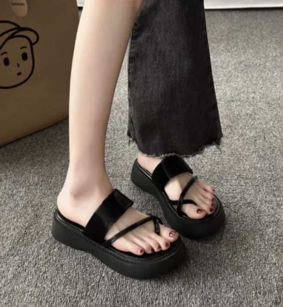 Dép nữ vai phồng sỏ ngón