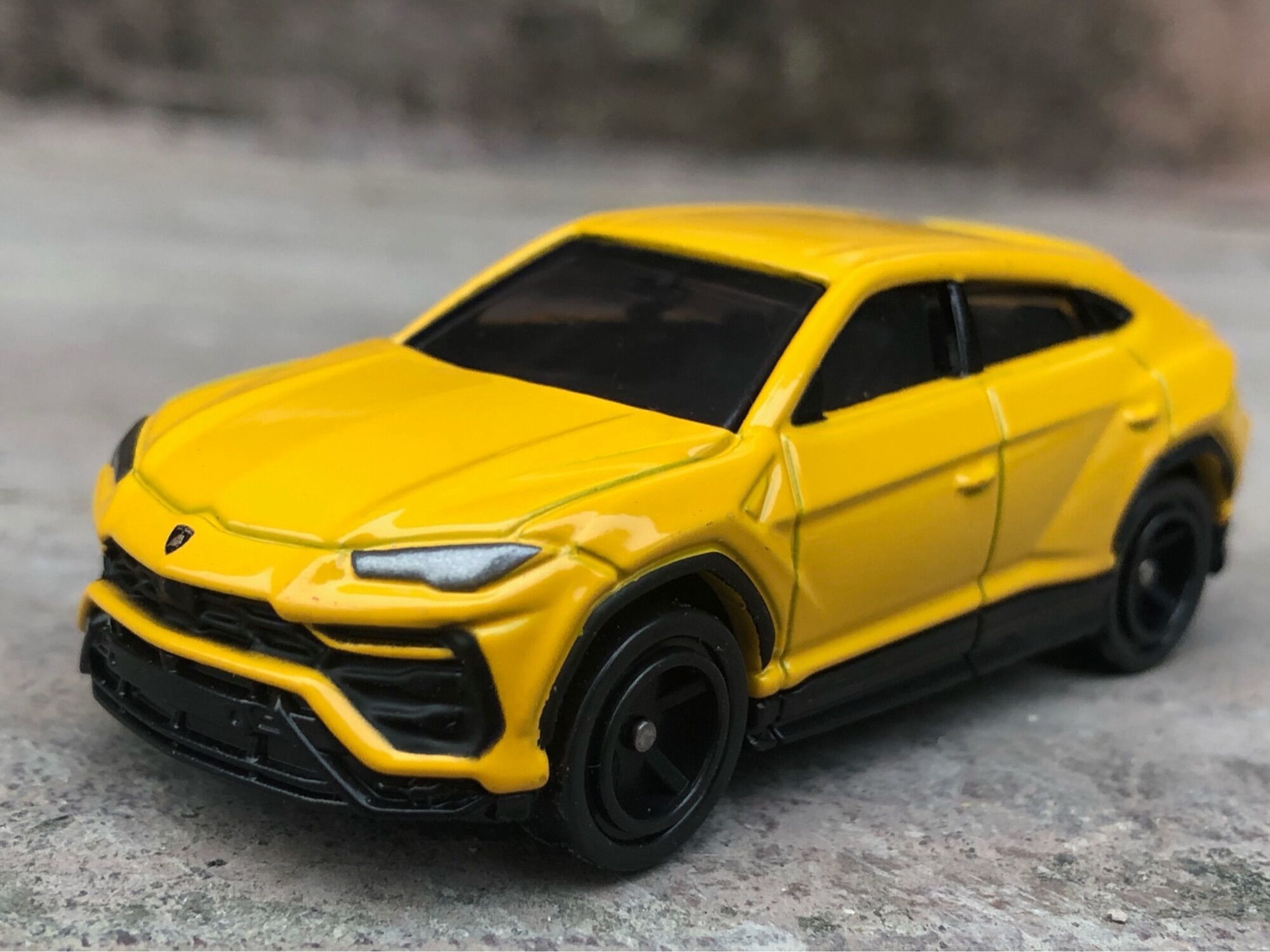 Xe Mô Hình TOMICA Lamborghini Urus- SUV 1:64