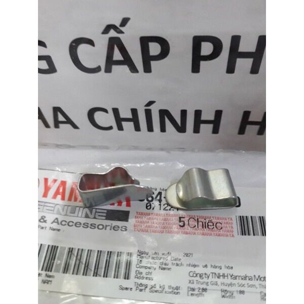 hai bát kẹp đèn pha YAMAHA