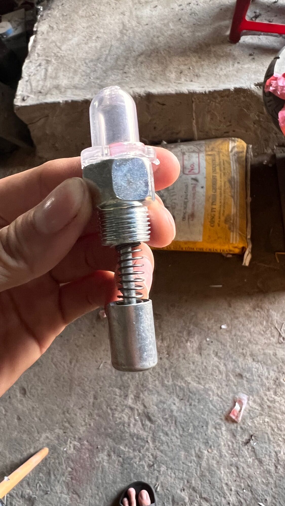 Báo nhớt máy D15,D24