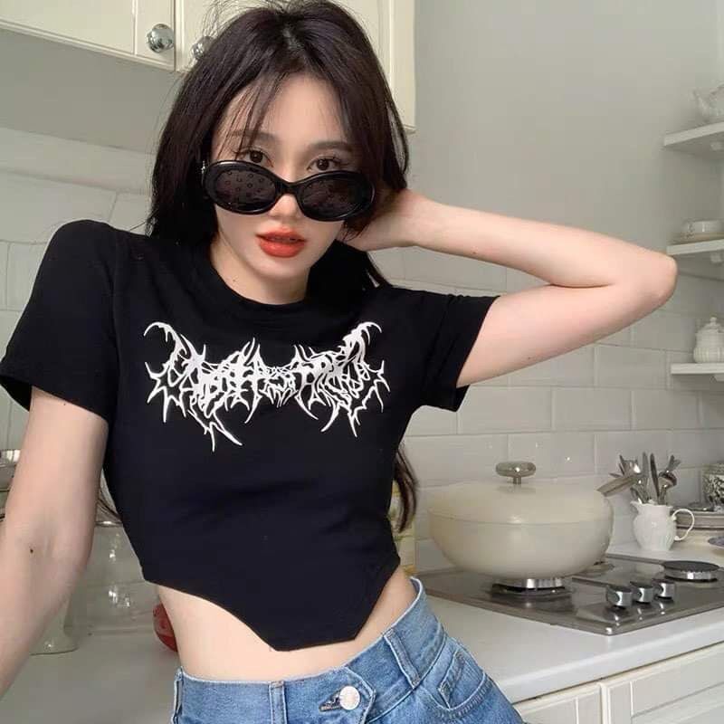 Áo croptop kiểu in hình mạng nhện siêu ngầu batman