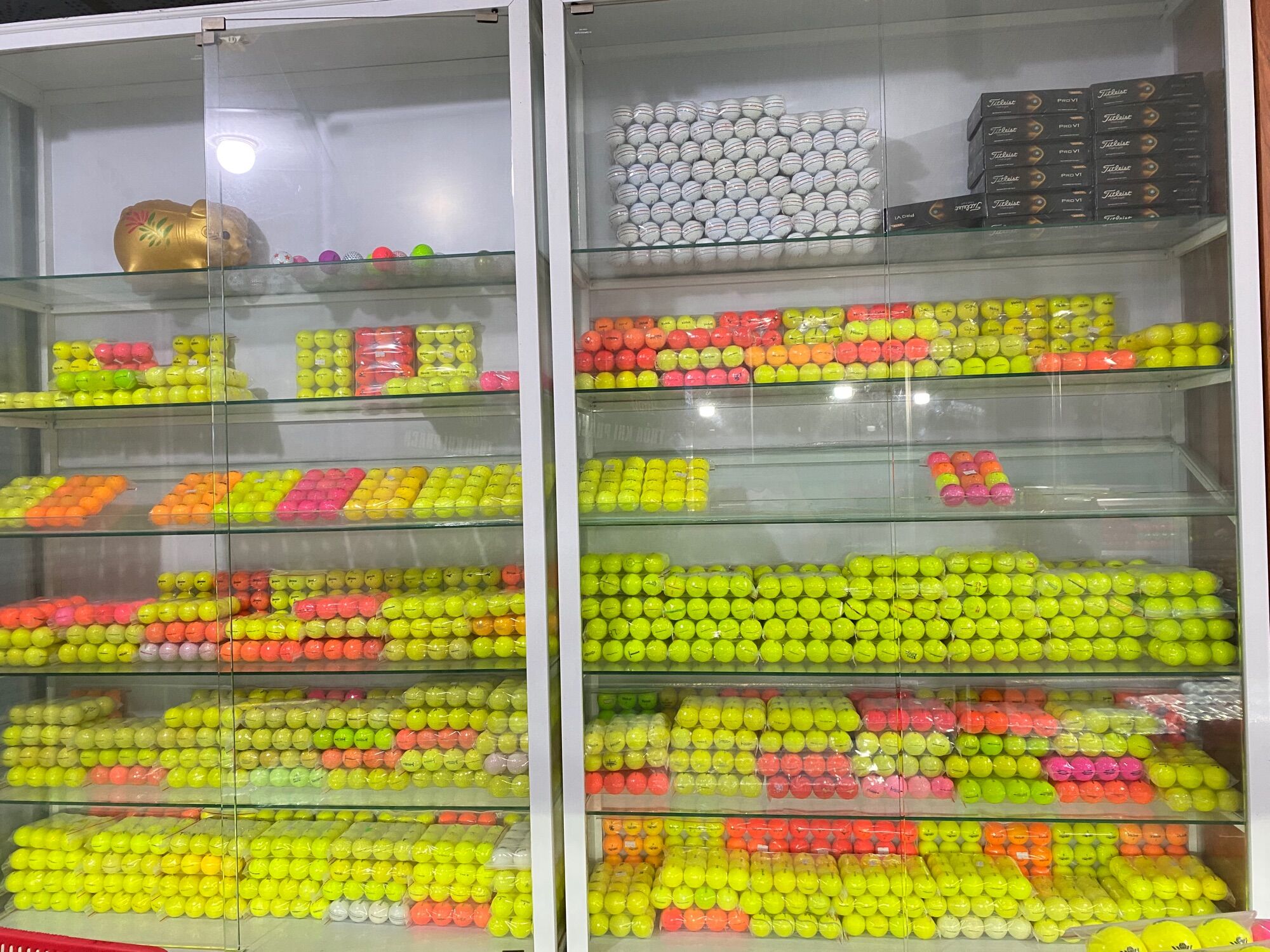 Bóng golf Titleist ProV1 màu vàng độ mới 90% (túi 10 quả)